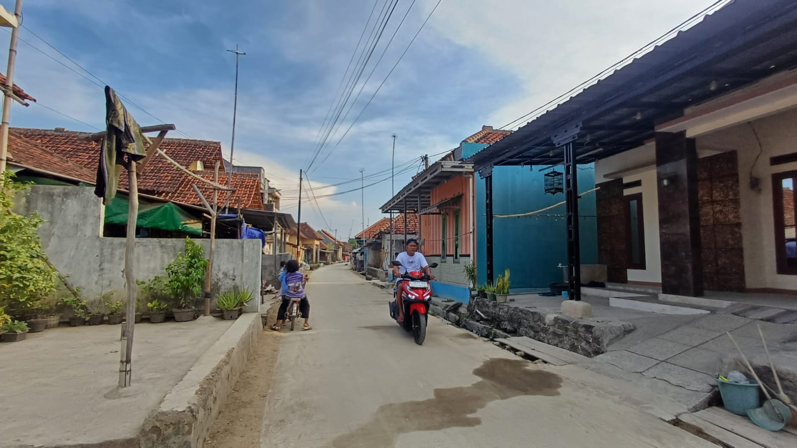 Pelaksanaan Betonisasi di Desa Japura Lor Disoal Warganya, Begini Reaksi Kuwu