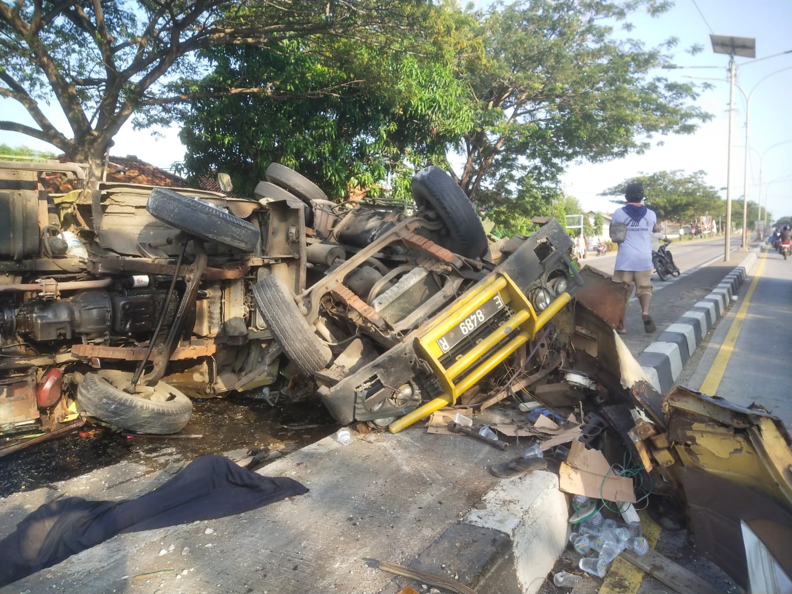 Kecelakaan Truk di Losarang Indramayu, 1 Korban Meninggal Dunia, 5 Luka-luka