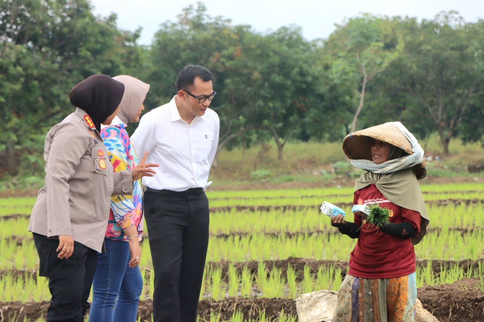 Peringati Hari Ibu, Kapolresta Cirebon Datangi Petani Perempuan, Begini Katanya 