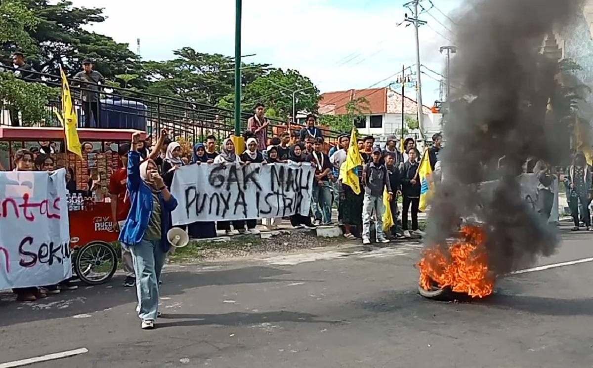 PMII Cirebon Gelar Demo Kawal Dugaan Pelecehan Seksual Oleh Anggota Dewan, Vivit: Hukuman yang Setimpal!