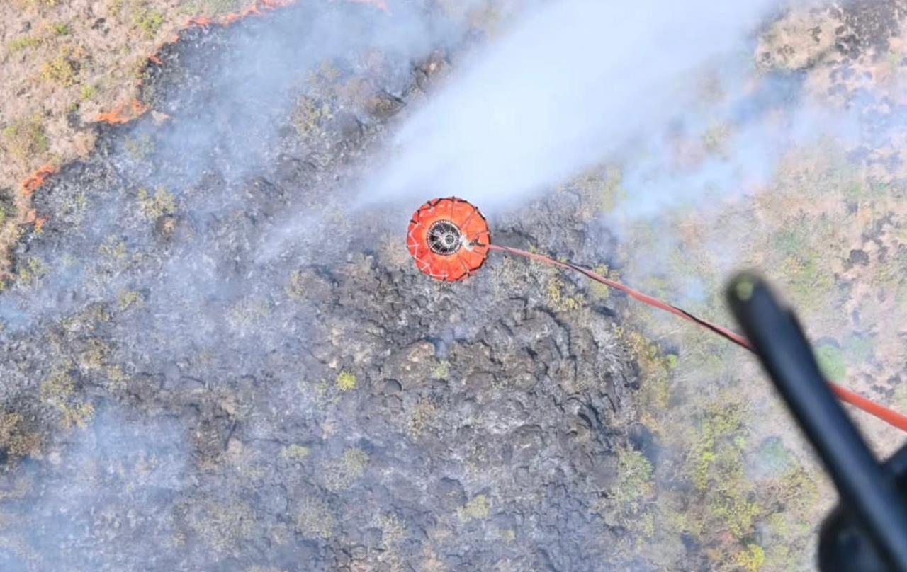 Pemprov Jabar Kerahkan Heli Water Bombing dan 500 Personil untuk Padamkan Karhutla Gunung Ciremai