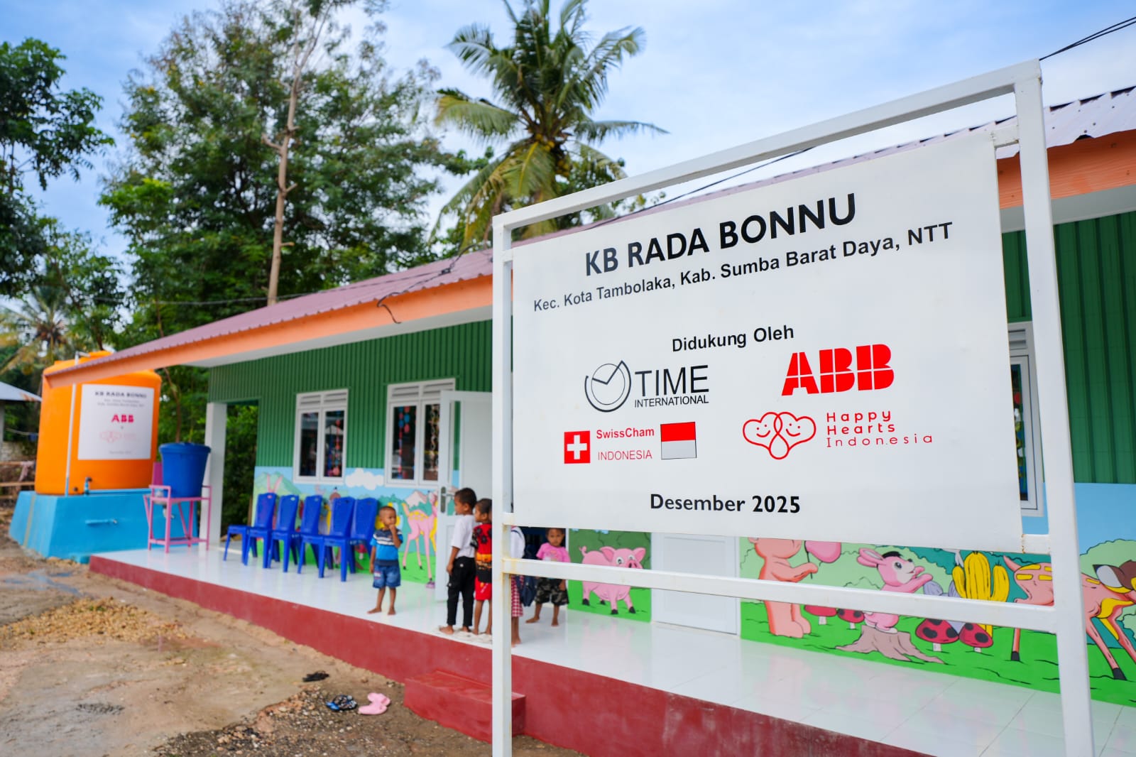 ABB dan Happy Hearts Indonesia Hadirkan Solusi Air Bersih Berkelanjutan di NTT