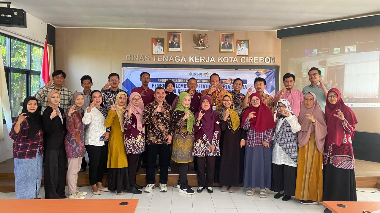 Disnaker Bina LPK se Kota Cirebon 