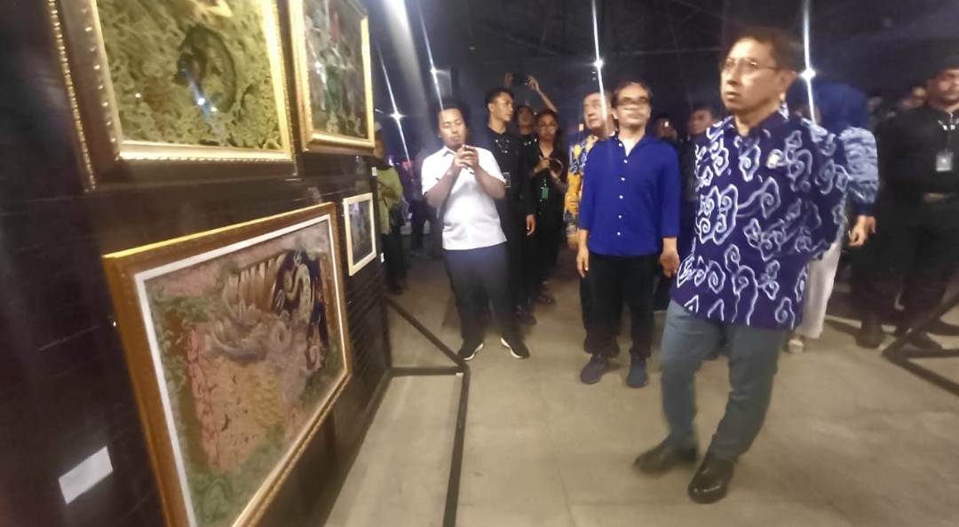Fadli Zon Resmikan FKSM 2025 di Cirebon: Festival Seni Media dengan Video Mapping hingga Kolaborasi Gamelan–DJ