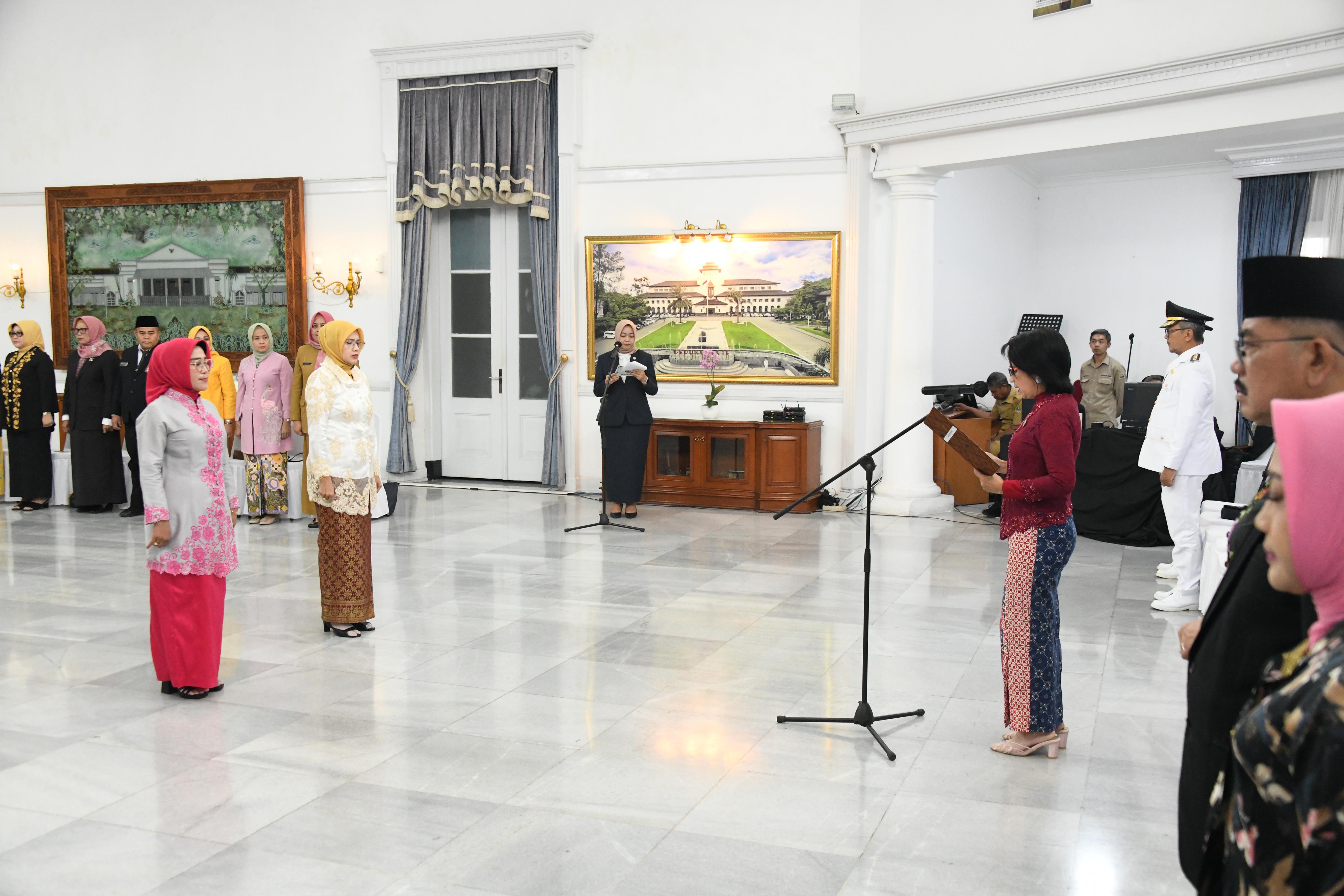 Penjabat Ketua TP PKK Kabupaten Ciamis dan Kuningan Dilantik Amanda Soemedi