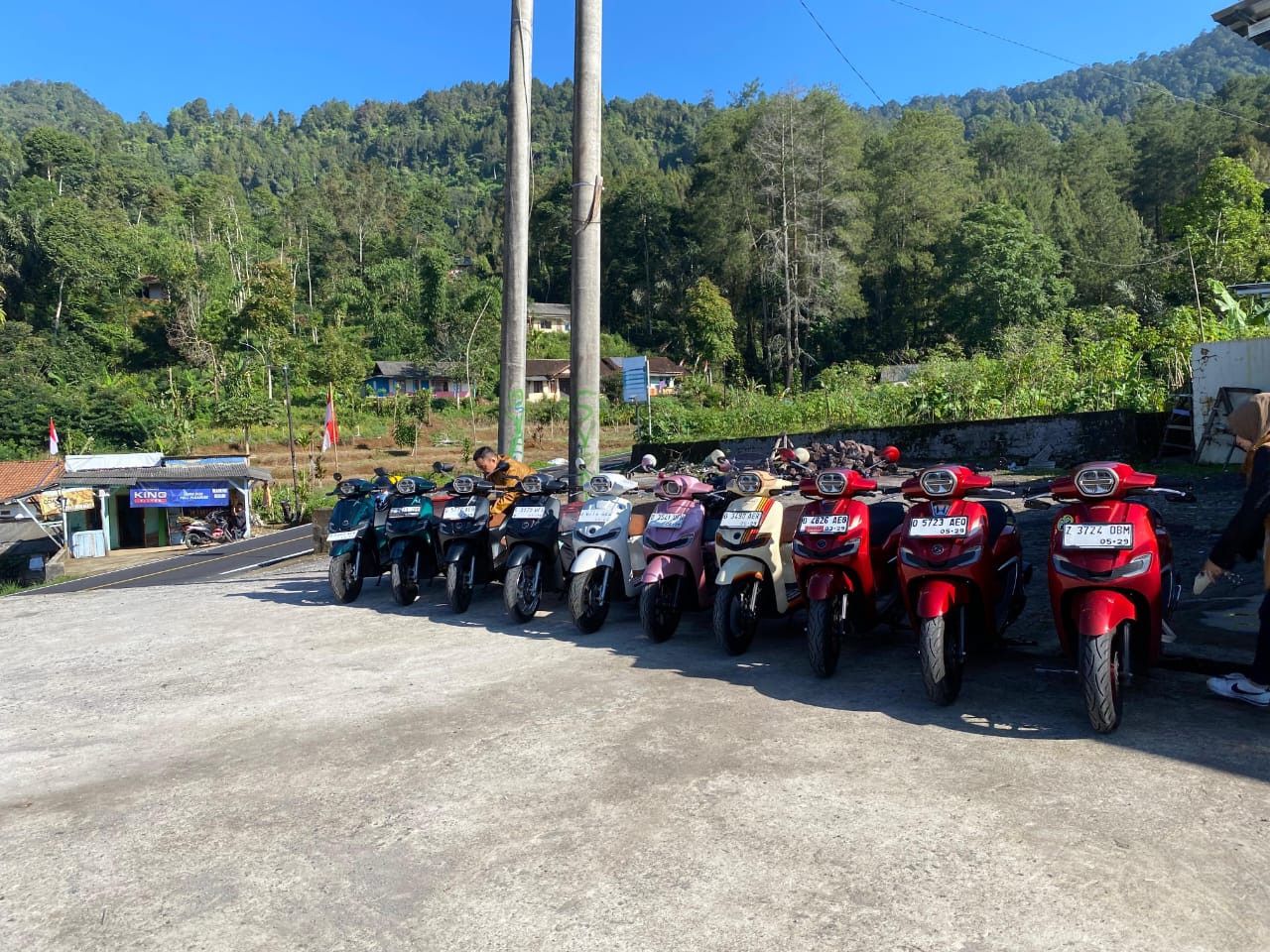 Stylo Club Bandung Gelar Touring ke Pantai Cemara Cianjur