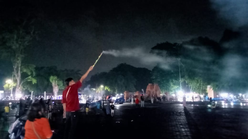 Selamat Tahun Baru 2025! Cirebon Diguyur Hujan Malam Pergantian Tahun