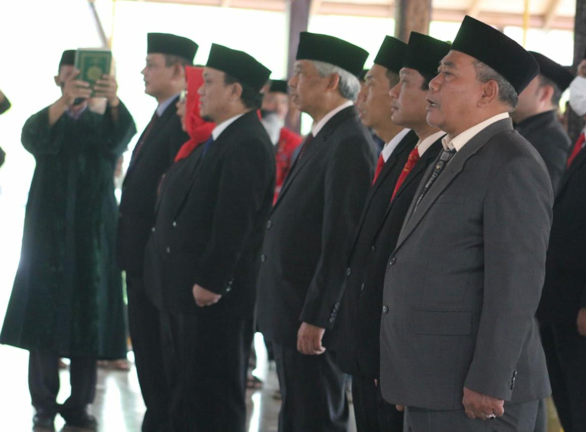 Bupati Cirebon Lantik 12 Pejabat Tinggi Pratama di Lingkungan Pemkab Cirebon