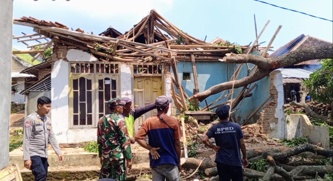 Angin Puting Beliung Terjang 4 Desa di Kuningan, 40 Lebih Unit Rumah Terdampak