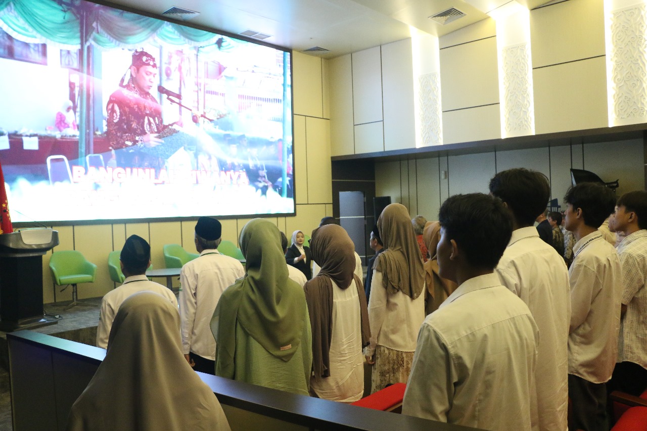 Cegah Terorisme, BNPT - UINSSC Kolaborasi Gelar Bedah Buku Seri Tercerahkan dalam Kedamaian