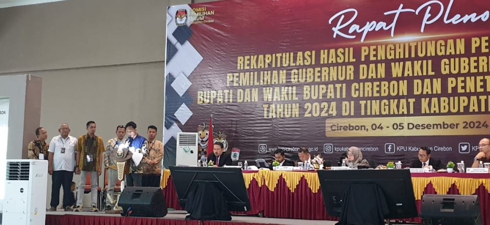 KPU Kabupaten Cirebon Gelar Pleno Rekapitulasi Suara Pilkada 2024, Rendahnya Partisipasi Pemilih Jadi Sorotan