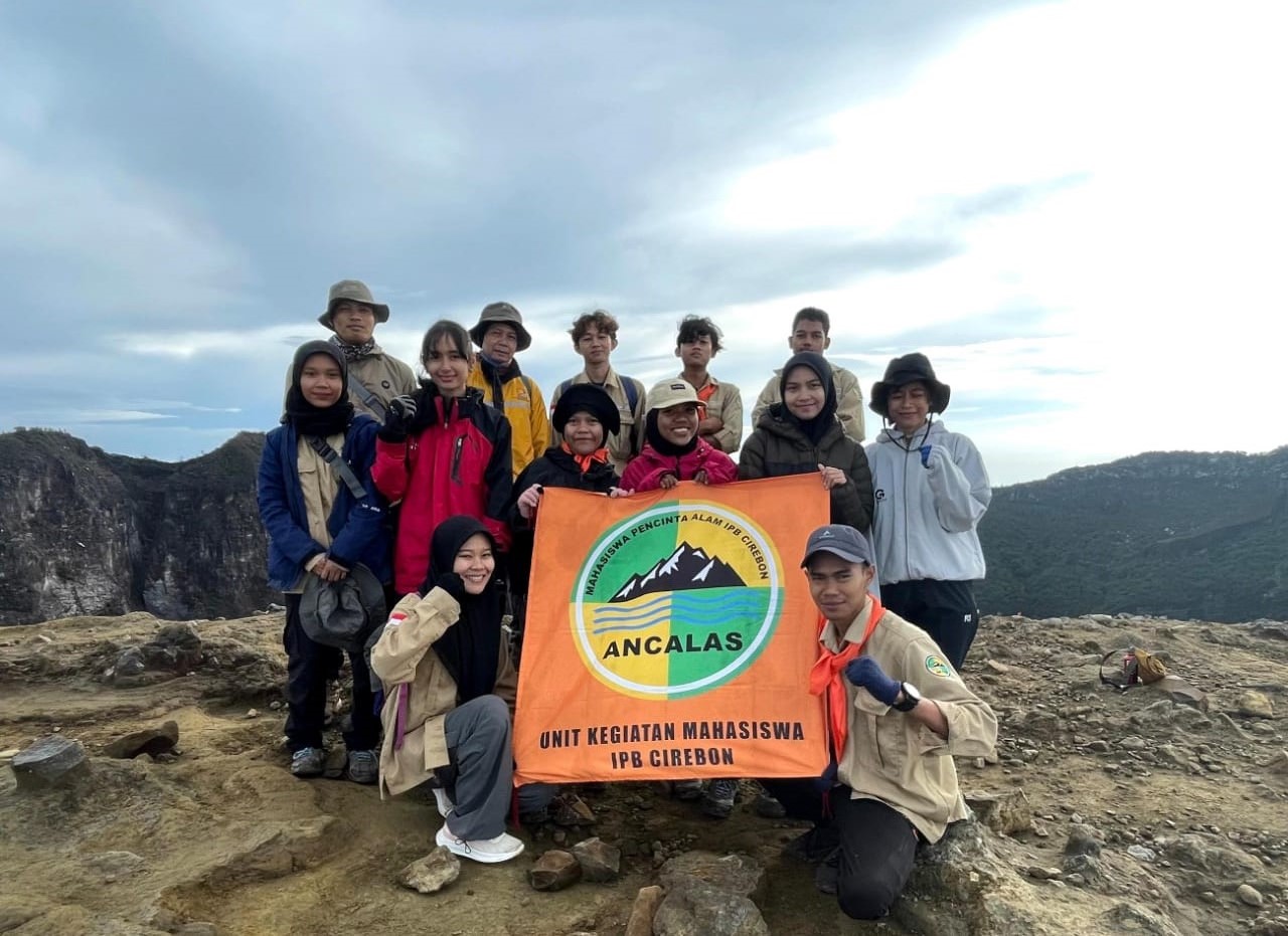 Mapala Ancalas IPB Cirebon Eksplore Gunung Ciremai