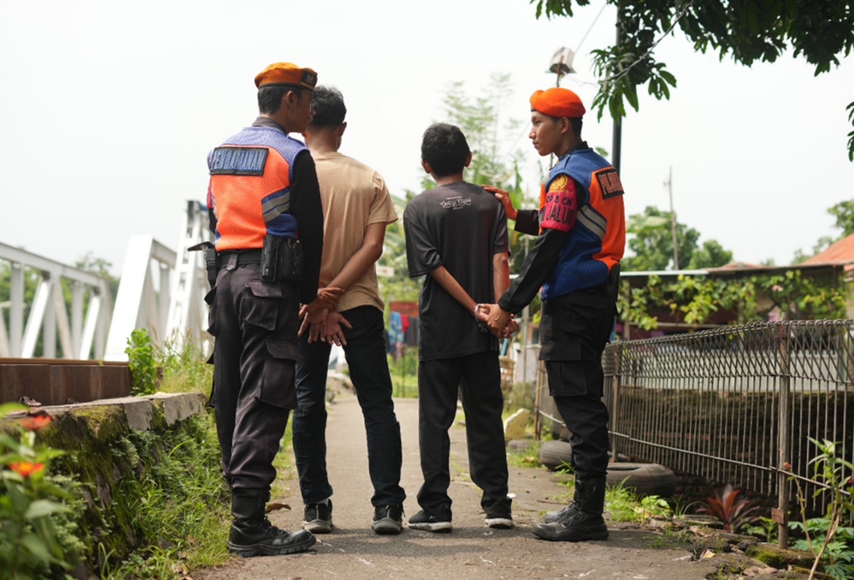 20 Kasus Sepanjang 2025, KAI Cirebon Tegas Larang Pelemparan Batu ke Kereta Api