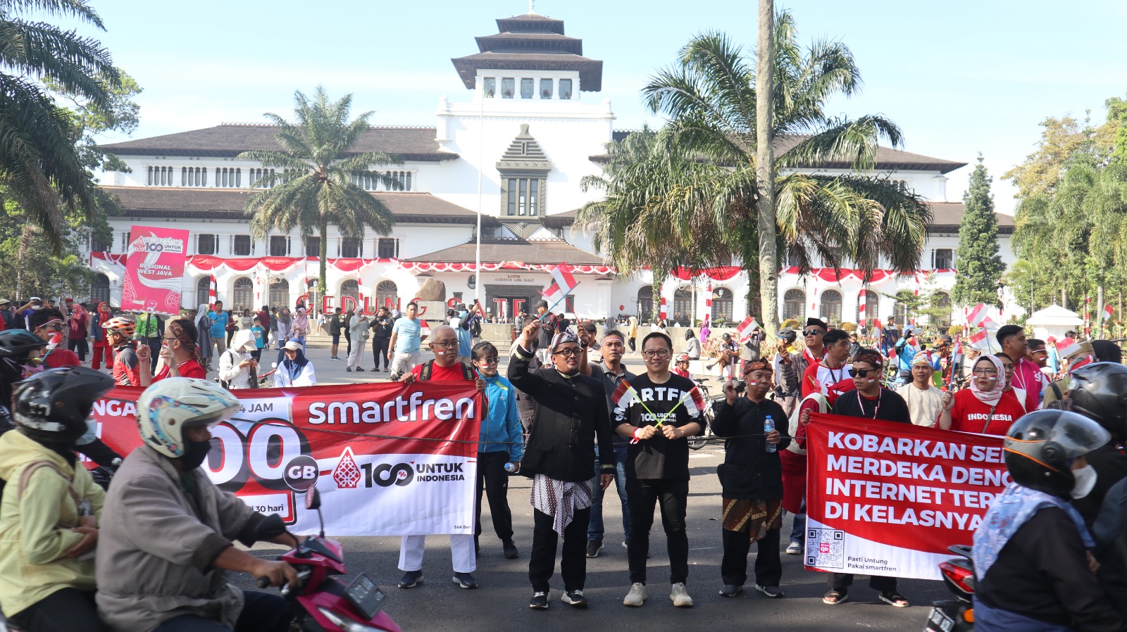 Smartfren West Java Gelar Kirab untuk Indonesia, Meriahkan HUT RI ke-78 