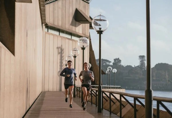 Biar Tambah Keren, Inilah 4 Perlengkapan Perang yang Harus Disiapkan Saat Jogging