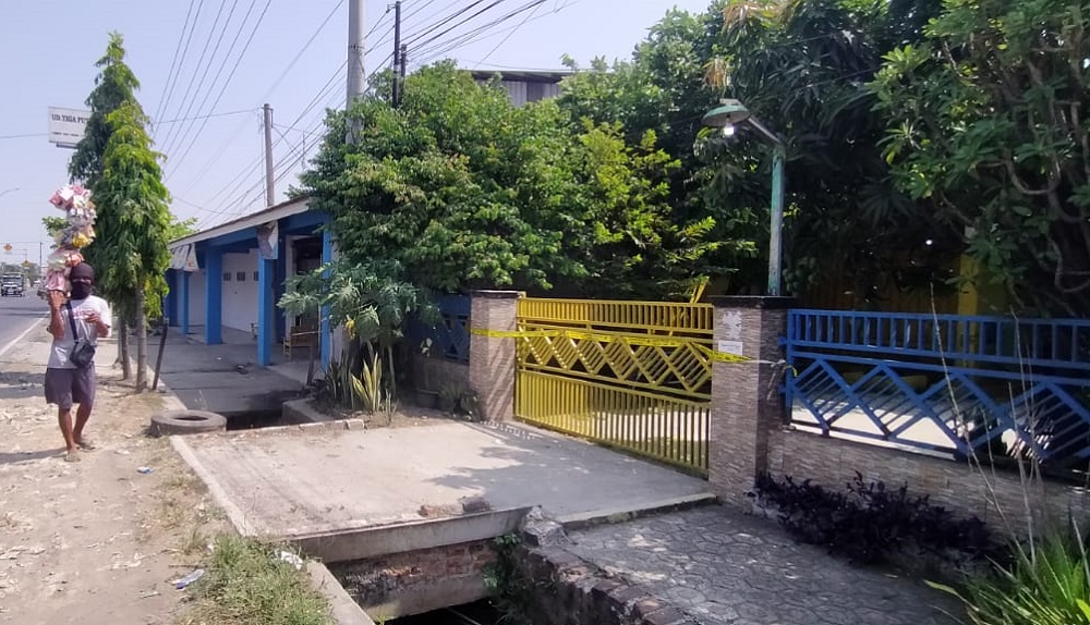 Suasana di TKP Rumah Ibu Anggota DPR RI Bambang Hermanto yang Ditemukan Meninggal dengan Mulut Dilakban