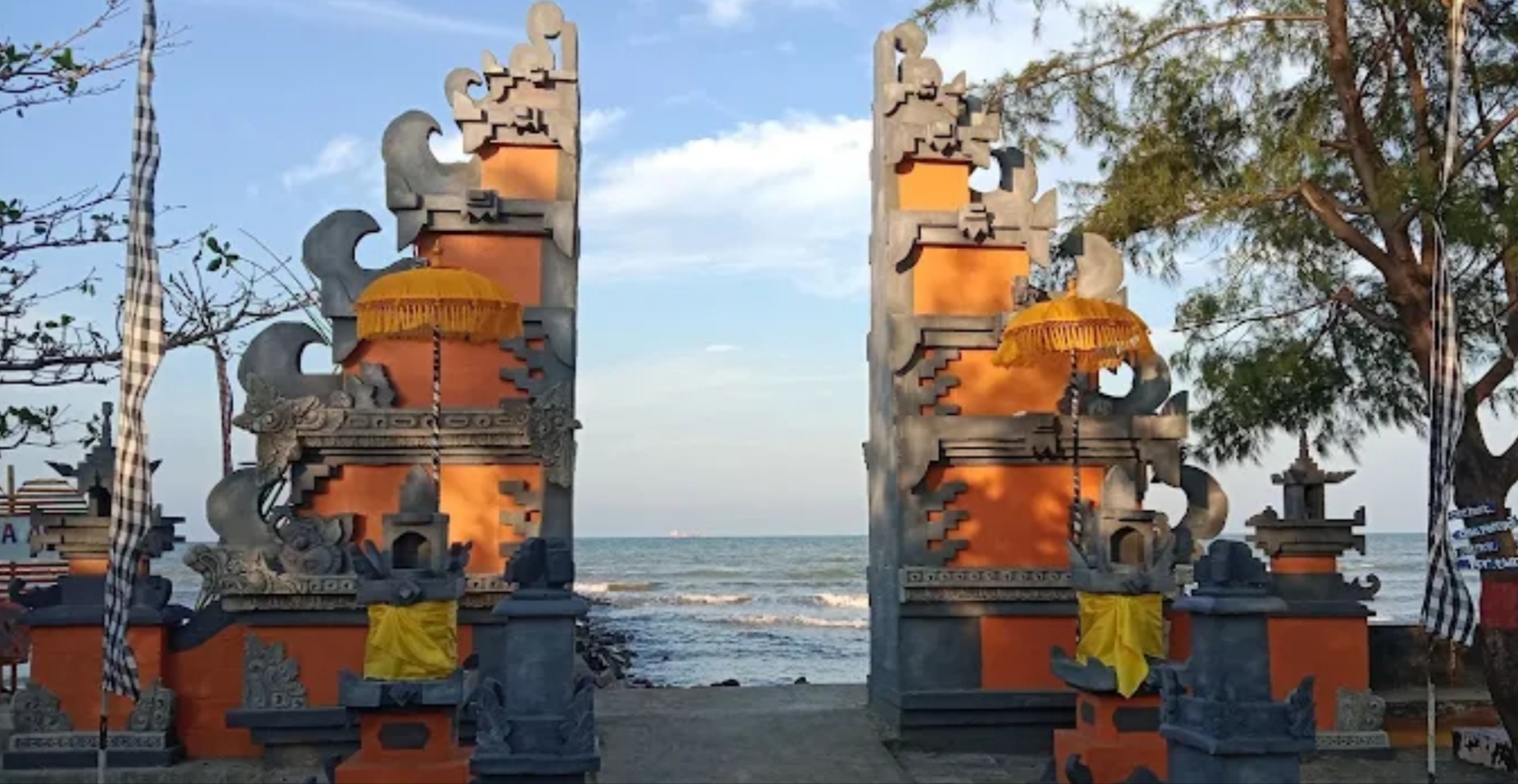 Nuansa Bali di Indramayu, Pantai Tirta Ayu Balongan, Lihat Foto Pasti Tertipu