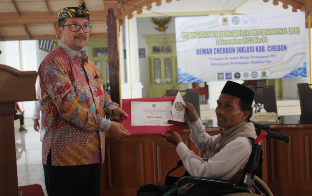 2.061 Penyandang Disabilitas Kabupaten Cirebon Dapat Fasilitas Administrasi Kependudukan