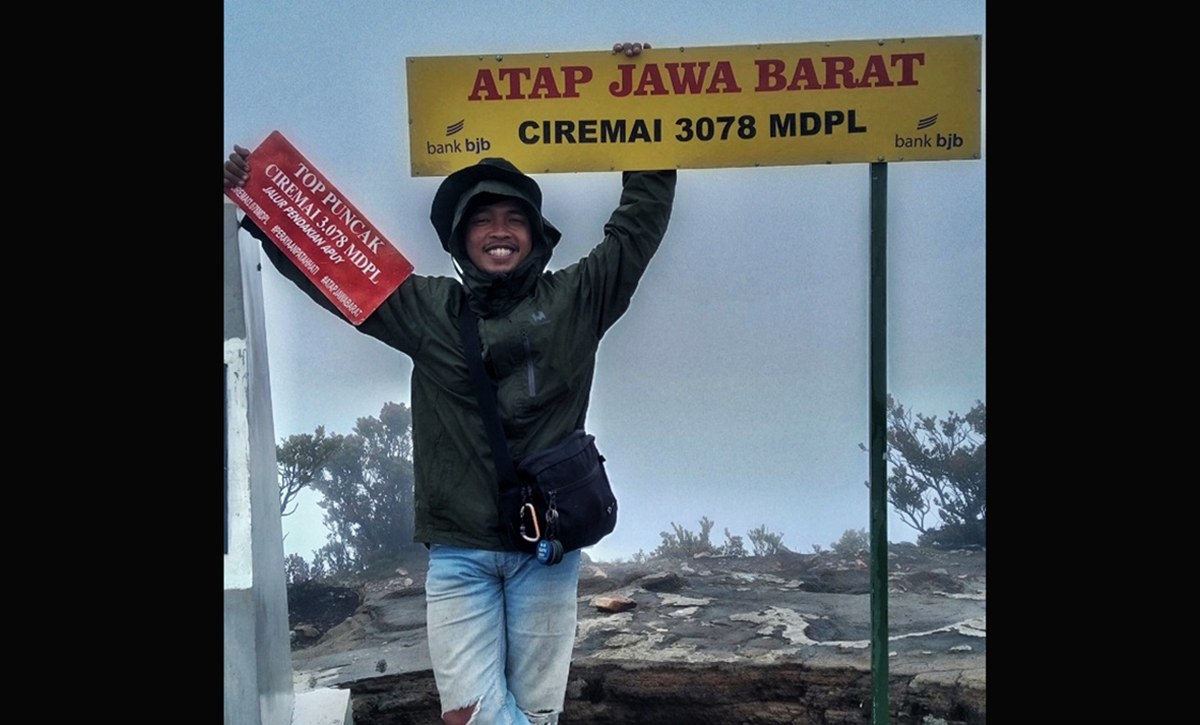 Tahun Baru Mendaki Ciremai Lewat Jalur Apuy, Turun Kabut Serasa Masuk Dunia Lain