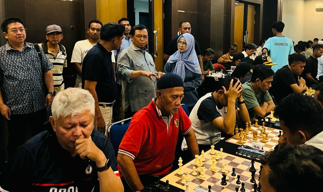 Herman Khaeron Gelar Turnamen Catur di Cirebon, Ratusan Pecatur Adu Strategi