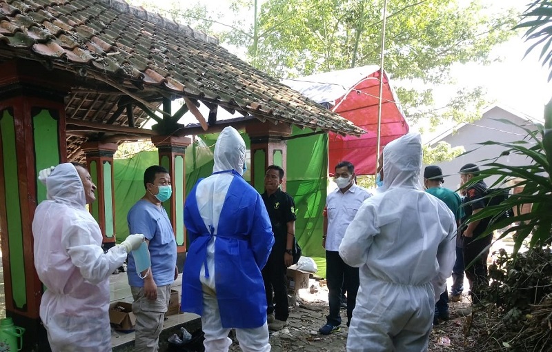 Pembongkaran Makam di Arjawinangun Cirebon, Keluarga Curiga Kematian Tidak Wajar