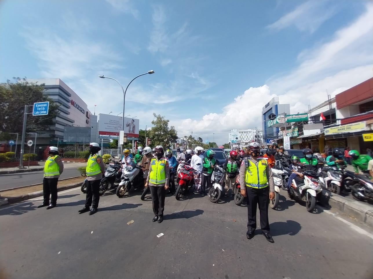 Detik detik Proklamasi Kemerdekaan RI di Cirebon, Kendaraan di Lampu Merah Sejenak Berhenti dan Sikap Sempurna