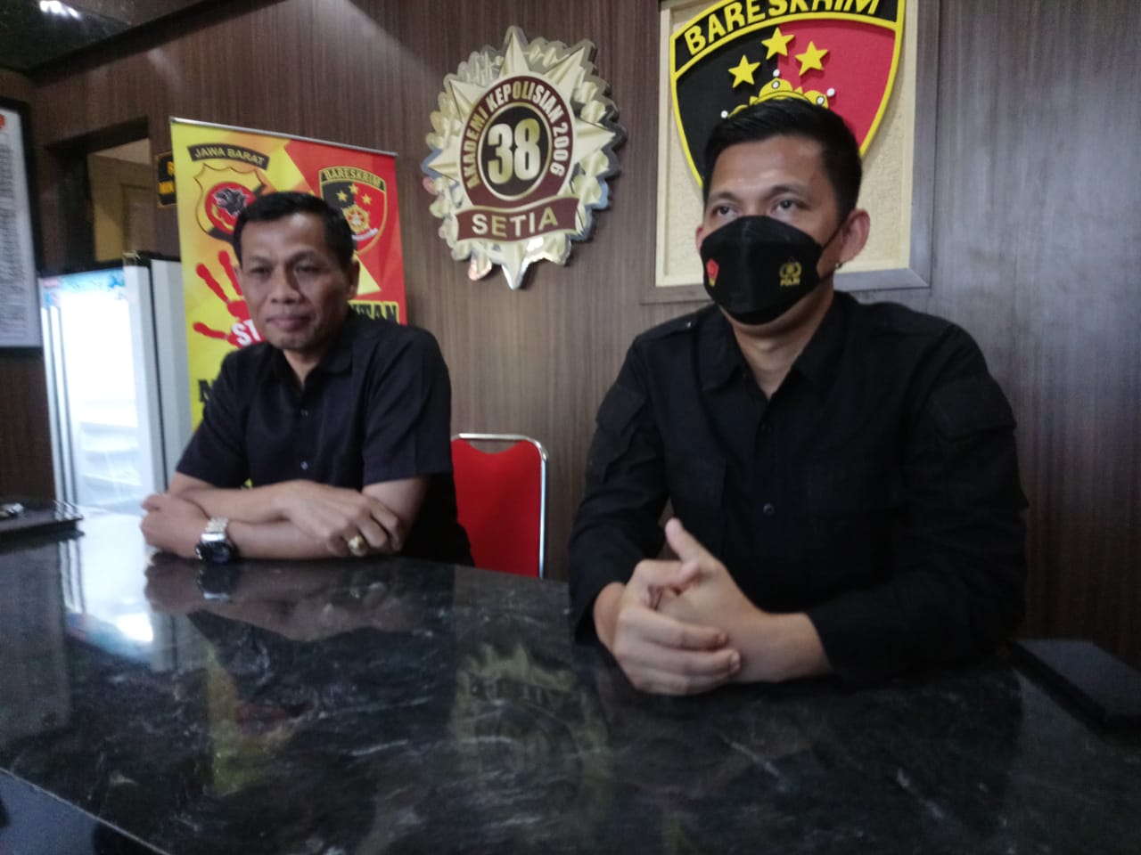 Penggerebekan LSM di Cirebon, Polisi Tetapkan 16 Tersangka, Sita 7 Mobil, 18 Motor