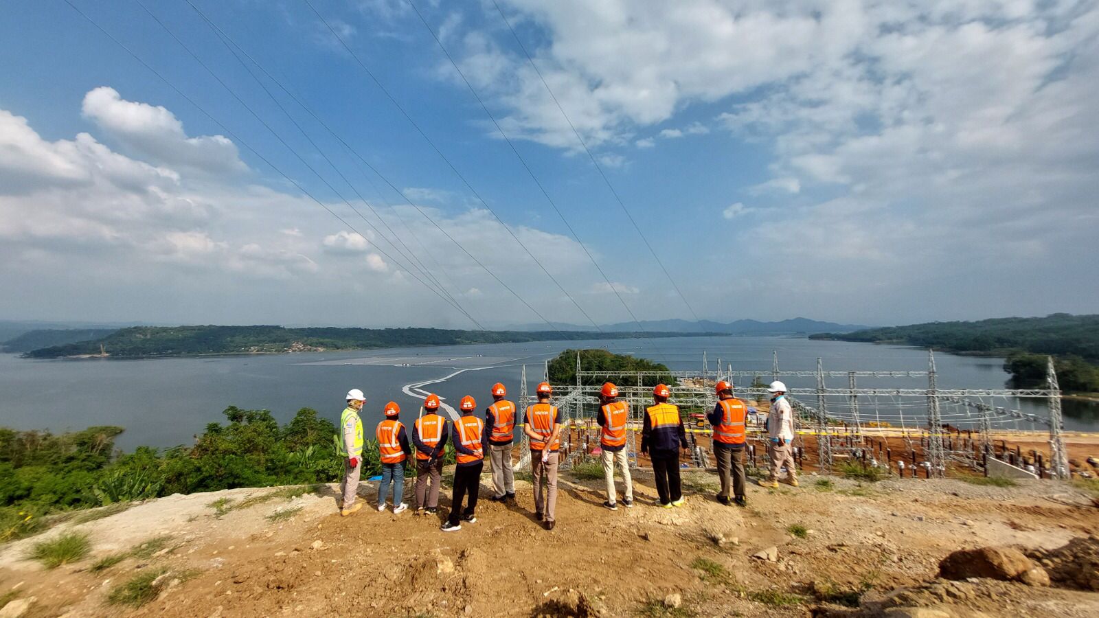 Pembangunan Pembangkit EBT, PLN & Ditjen Ketenagalistrikan Kunjungi Proyek PLTS Apung Cirata & PLTA Jatigede