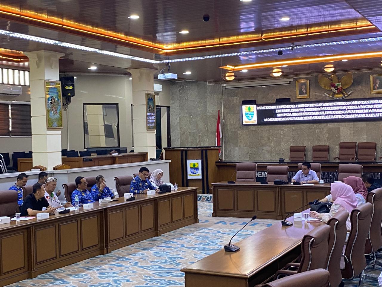 Pedagang Tetap Desak Cabut Ijin Minimarket Dekat Pasar Tradisional