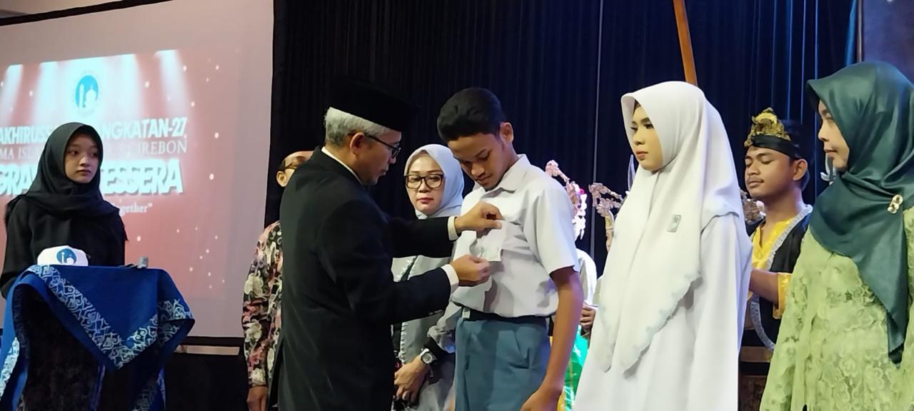 SMA Islam Al Azhar 5 Cirebon Gelar Akhirussanah Angkatan 27