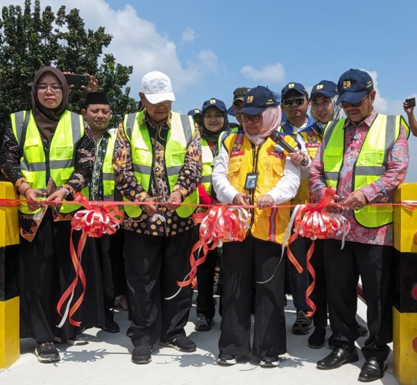 Pangkas Waktu dan Jarak Tempuh, Jembatan Gantung Penghubung Jabar-Jateng Diresmikan