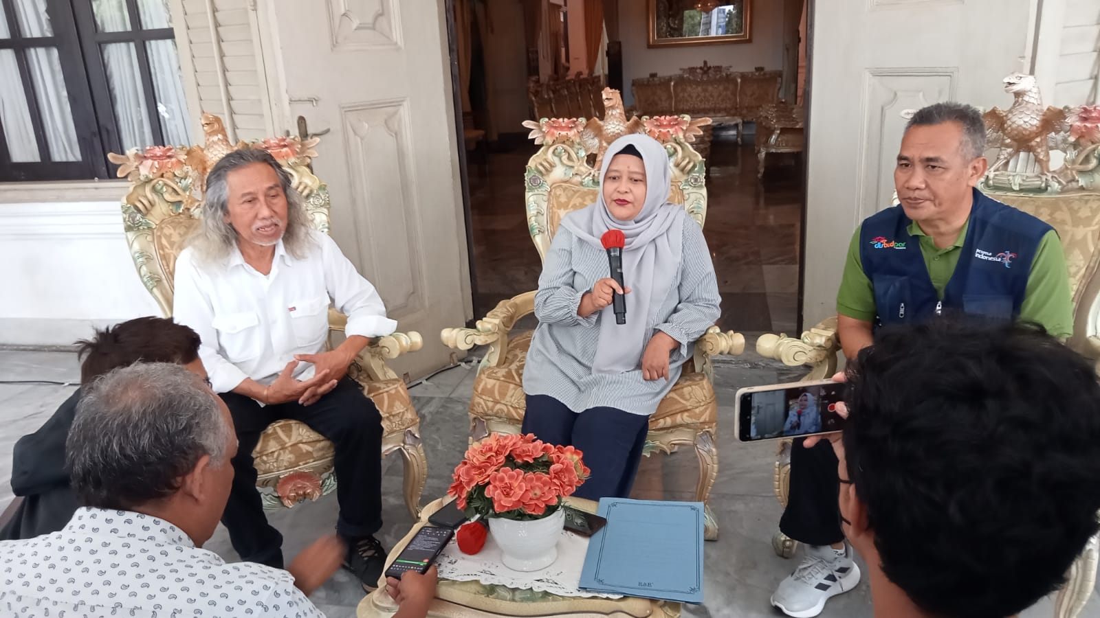 Lestarikan Bahasa Daerah, Disparbud Jabar Gelar Kongres Bahasa Cirebon