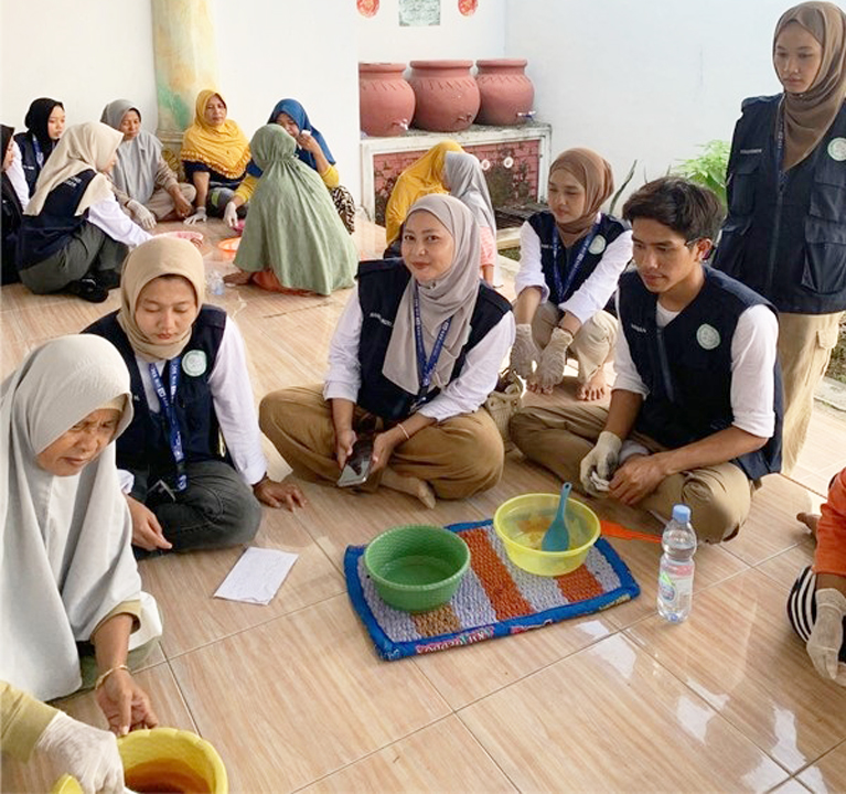 Minyak Jelantah Jadi Cuan: Inovasi KKN UINSSC di Desa Mayung