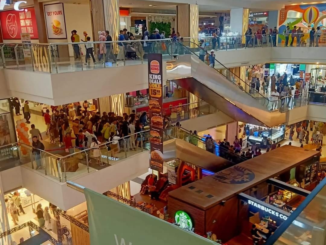 Gempa Magnitudo 6.4 Terjadi di Garut, Pengunjung CSB Mall Berhamburan Keluar