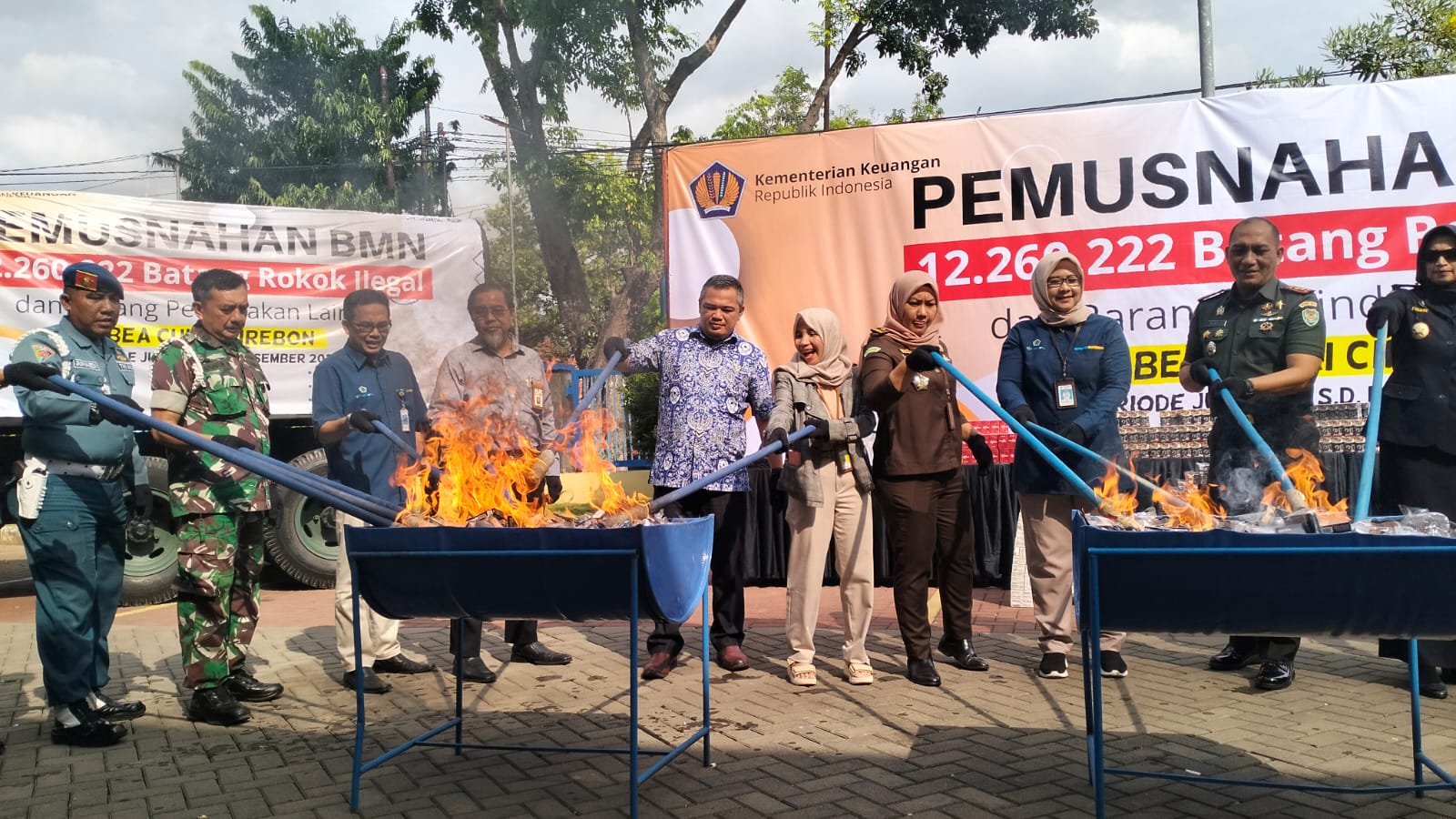 Bea Cukai Cirebon Musnahkan 12 juta Lebih Barang Rokok Ilegal