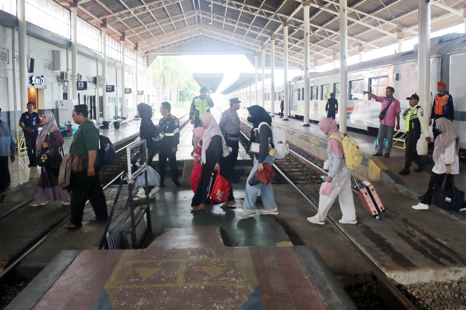 Baru Terjual 15 Persen! Tiket KA Cirebon–Gambir Bisa Habis Kapan Saja, Buruan Pesan!