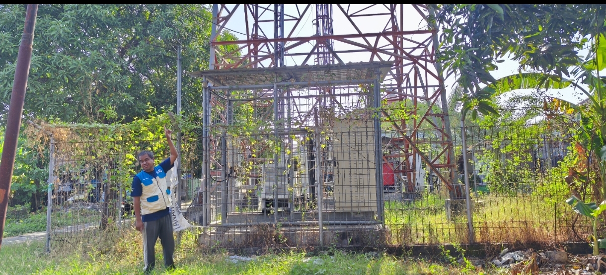 Rumah Hanya Berjarak 8 Meter dari Tower BTS, Warga Kedawung Minta Uji Radiasi dan Evaluasi Izin
