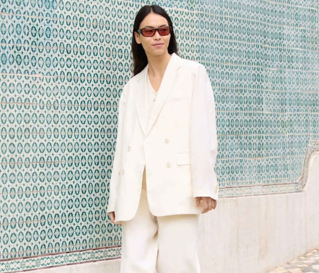 UNIQLO Rilis Koleksi Linen 2026, Solusi Tampil Stylish di Cuaca Panas