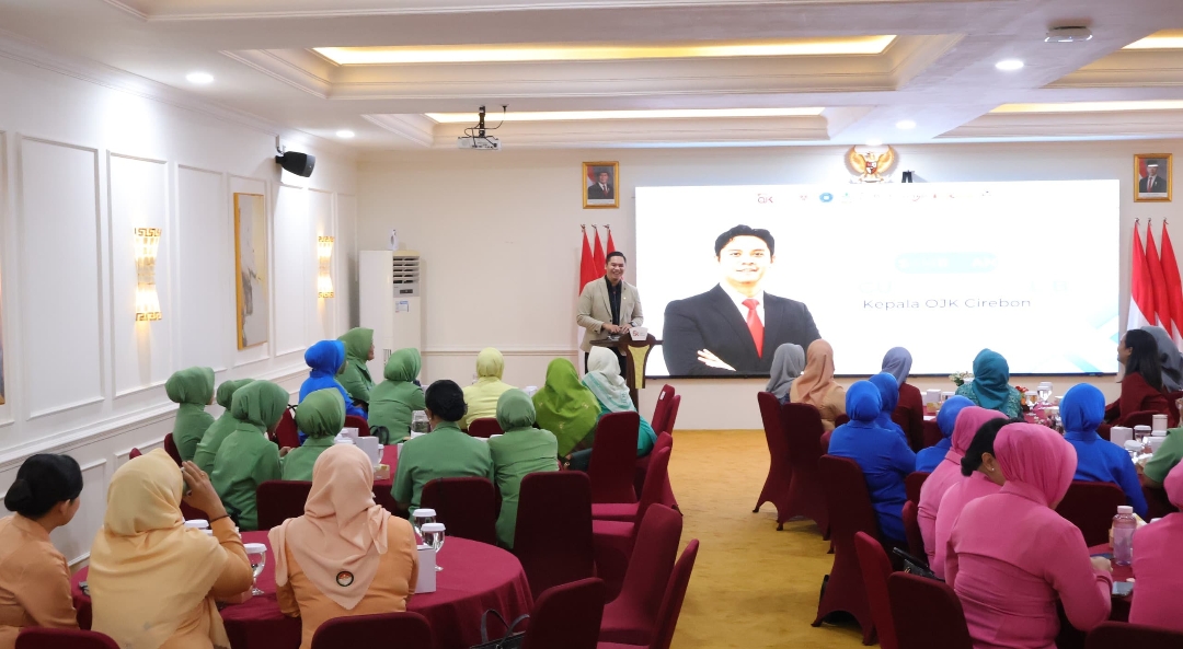 OJK Cirebon Edukasi Ibu-Ibu Kelola Keuangan, Waspadai Pinjol Ilegal hingga Judi Online