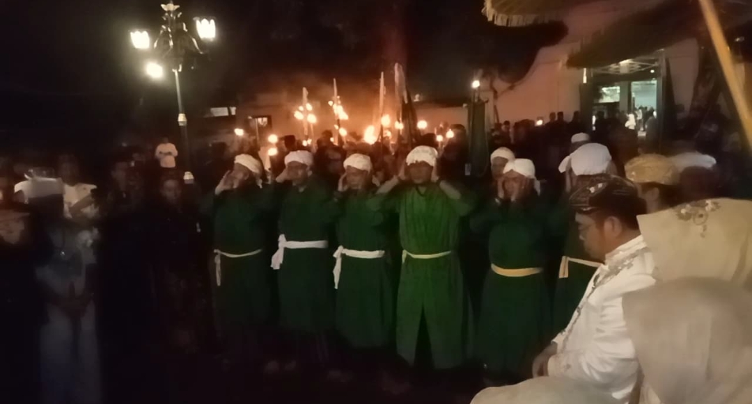 Keraton Kacirebonan Adakan Prosesi Tradisi Malam 1 Suro