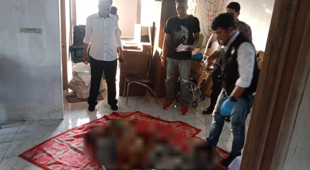 Diduga Tersengat Arus Listrik, Tukang Bangunan Tewas Saat Memasang Plafon Rumah