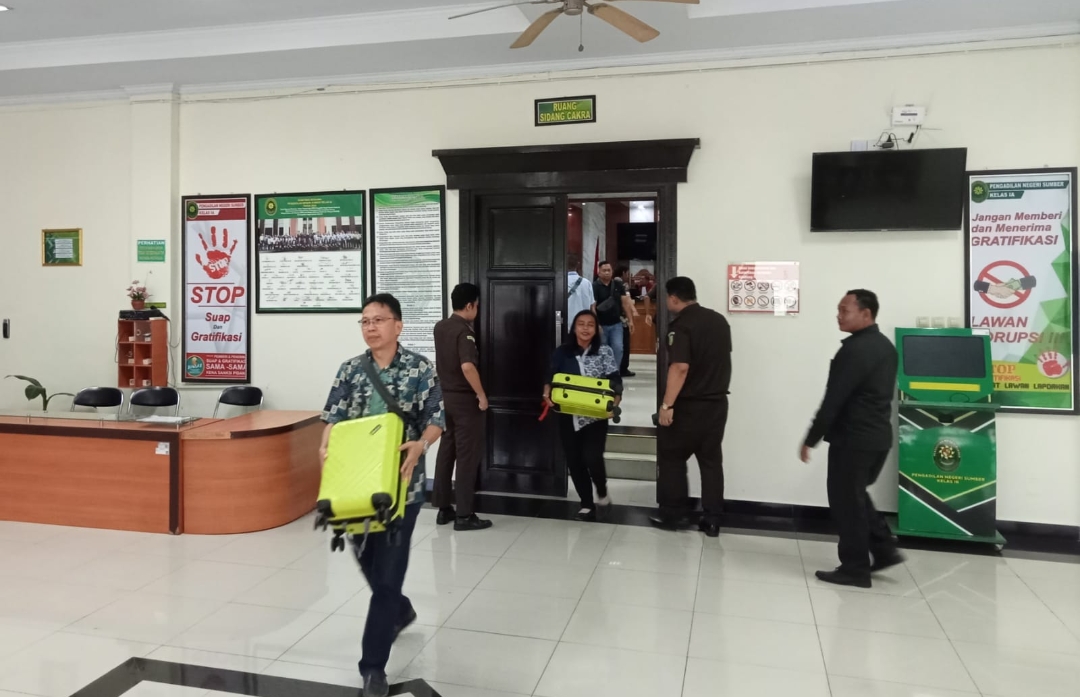 Sidang Wika Tandean vs Frans Simanjuntak di PN Sumber Makin Memanas, 127 Bukti Dibeberkan!