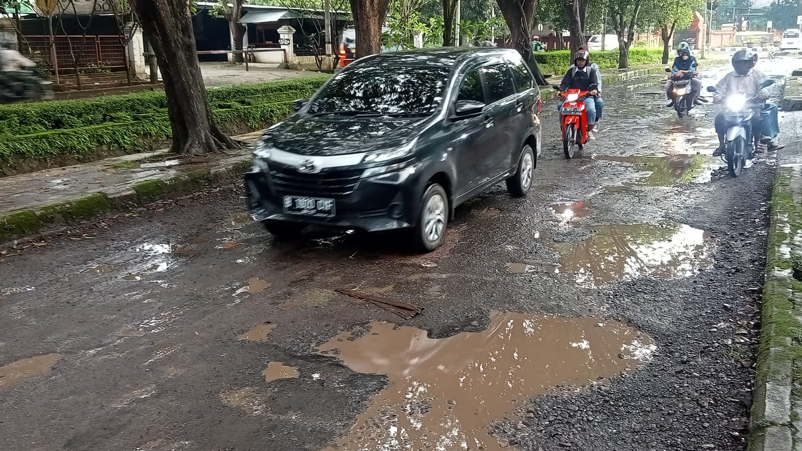 Perbaiki Jalan Rusak di Kota Cirebon, Pemkot Anggarkan Rp 1 Miliar untuk Penambalan