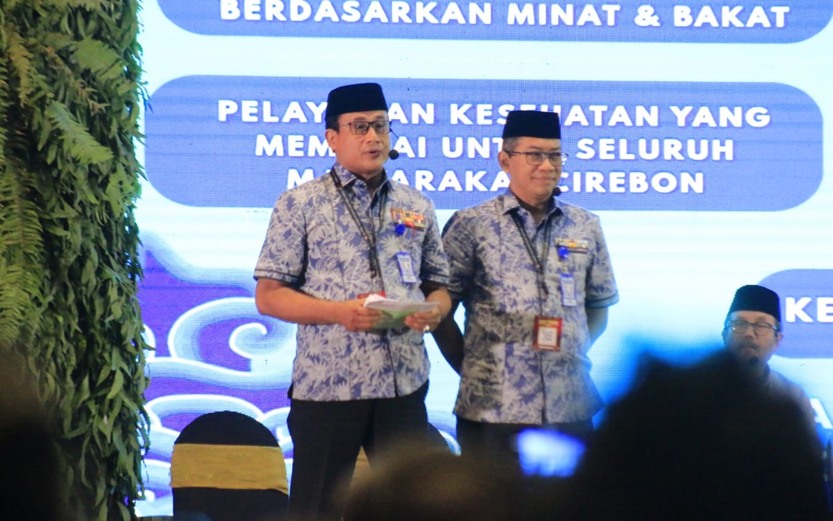 Debat Kandidat Pilbup Cirebon: Imam Jawab Luthfi Soal Kemiskinan, Sebut Air Laut dan Garam