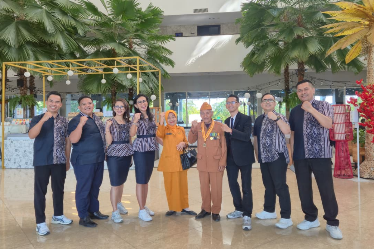 Dari Operasi Dwikora hingga Staycation Mewah, Momen Berkesan Veteran Suhadi di Aston Cirebon