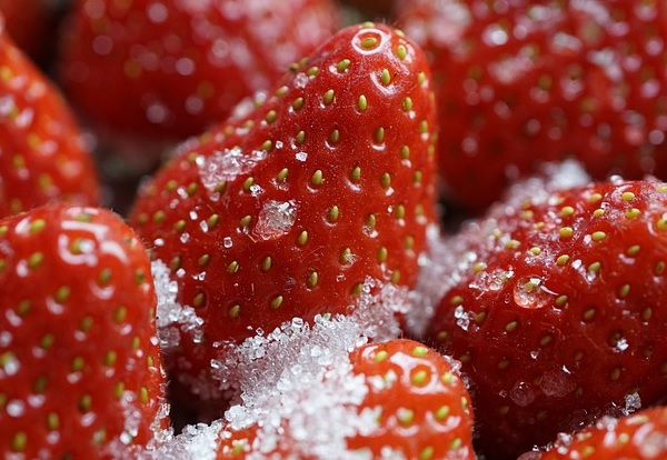 6 Manfaat Mengonsumsi Buah Stroberi Secara Rutin