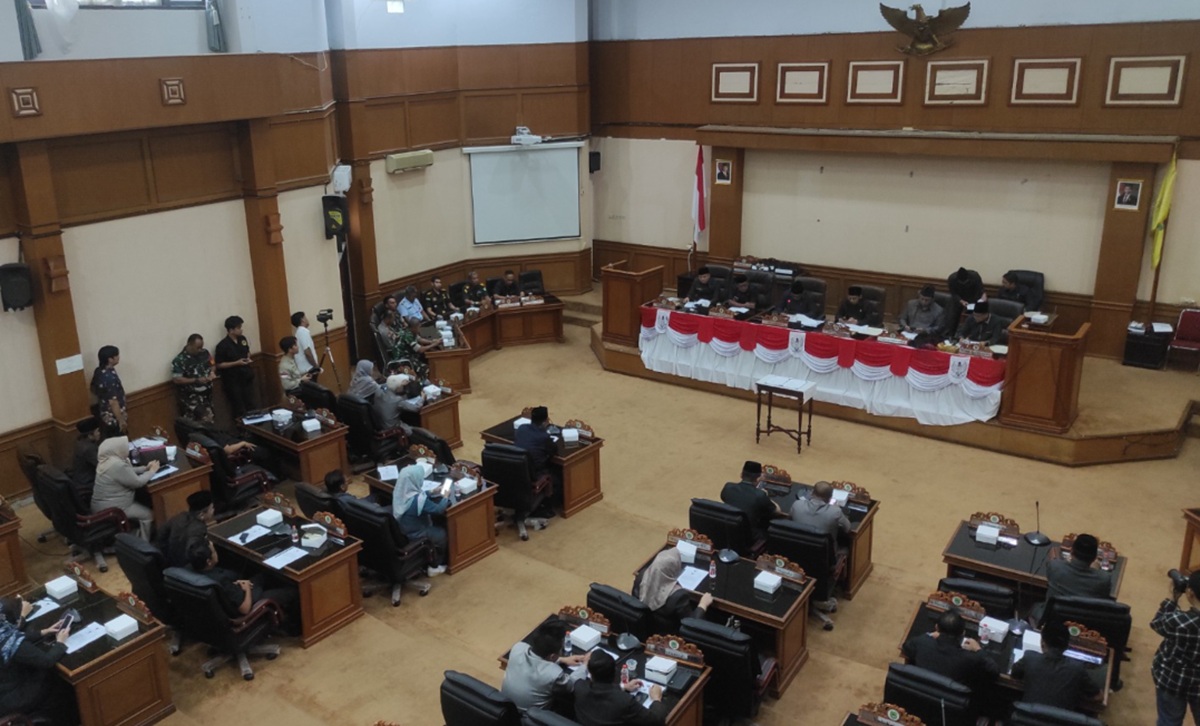 Panas! Fraksi PDIP Walk Out dari Sidang Paripurna DPRD Majalengka