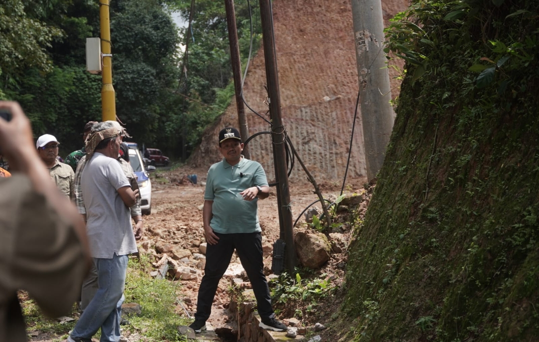 Bupati Sumedang Pastikan Jalan Lingkar Utara Jatigede Bisa Berfungsi Mei 2025