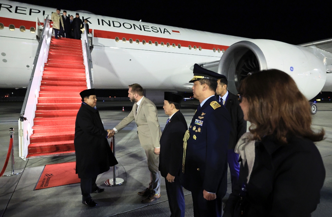 Prabowo Tiba di Paris Usai dari Moskow, Siap Bertemu Macron Bahas Kerja Sama Strategis