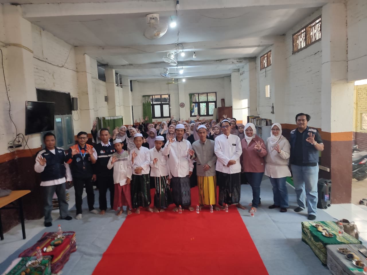 Bukan Sekadar Santunan, KAI Daop 3 Cirebon Bawa Pesan Penting soal Keselamatan Kereta Api